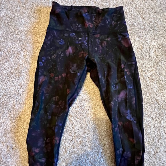 Lululemon Capris - Picture 1 of 5